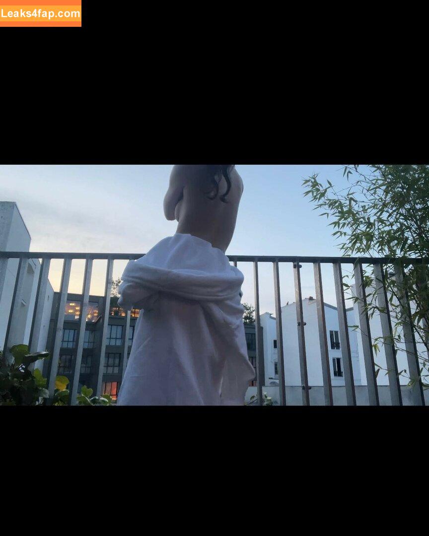 Dove Cameron / DoveCameron / darkwingdove leaked photo photo #0511