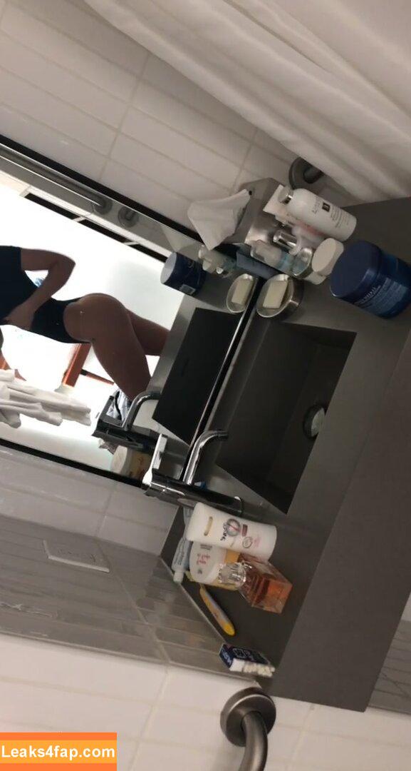 Dove Cameron / DoveCameron / darkwingdove leaked photo photo #0719