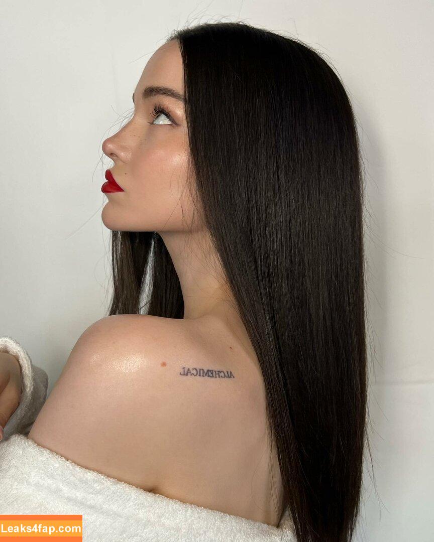Dove Cameron / DoveCameron / darkwingdove leaked photo photo #0768