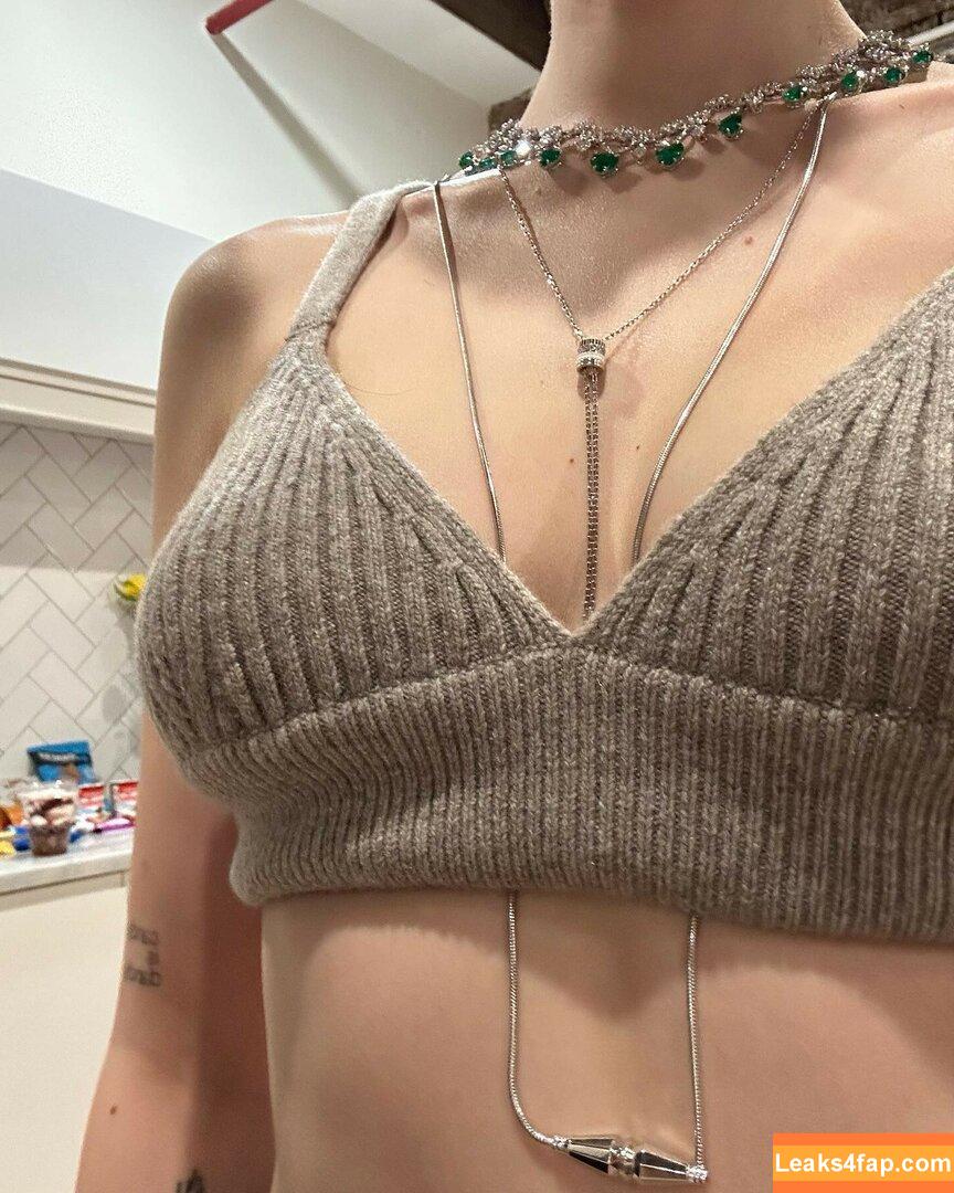 Dove Cameron / DoveCameron / darkwingdove leaked photo photo #0840