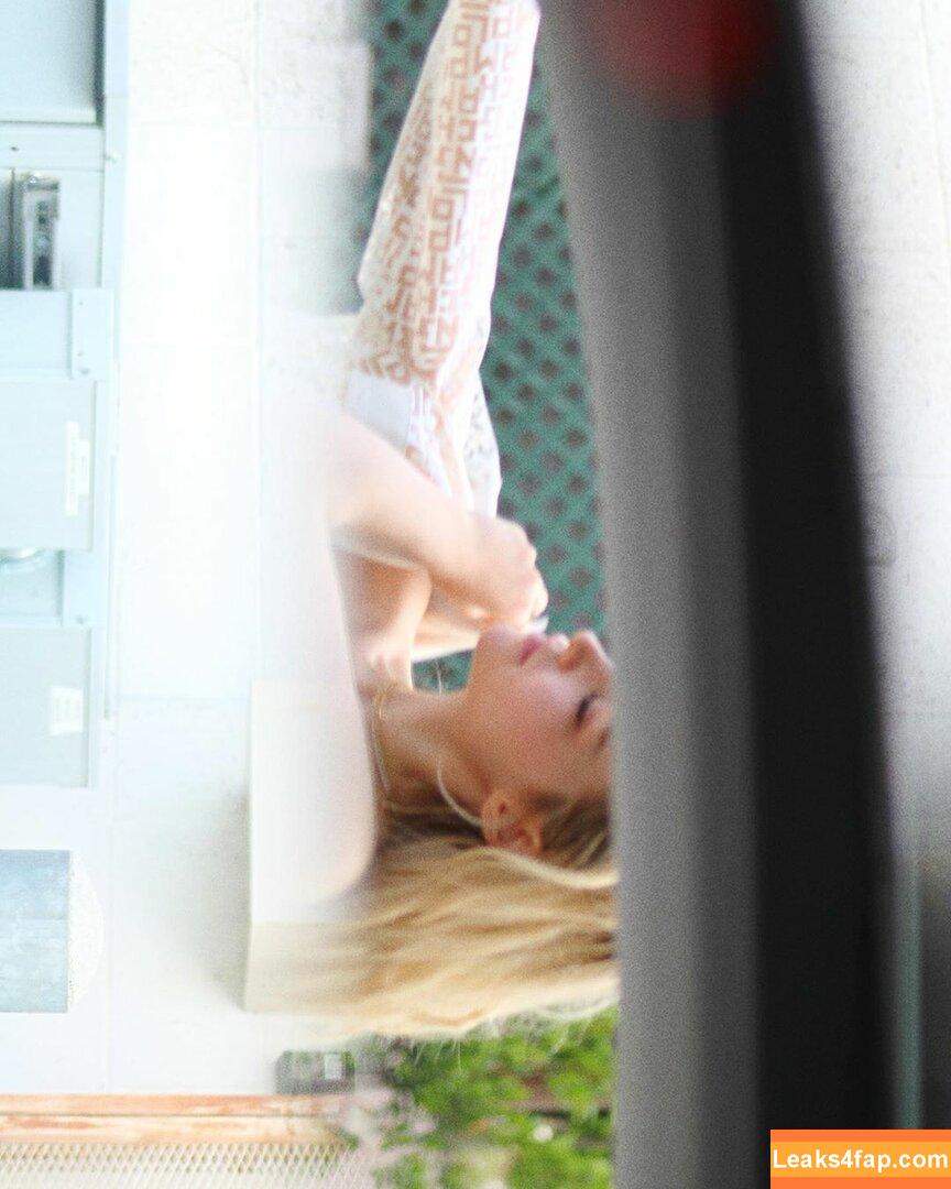 Dove Cameron / DoveCameron / darkwingdove leaked photo photo #0847