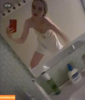 Dove Cameron photo #0944