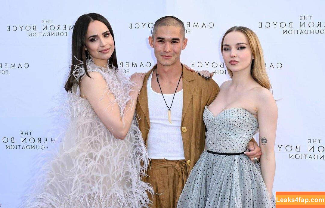 Dove Cameron / DoveCameron / darkwingdove leaked photo photo #1080