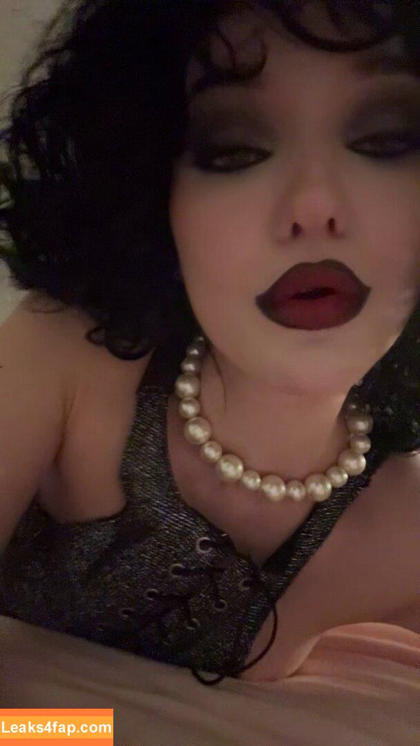 Dove Cameron / DoveCameron / darkwingdove leaked photo photo #1539