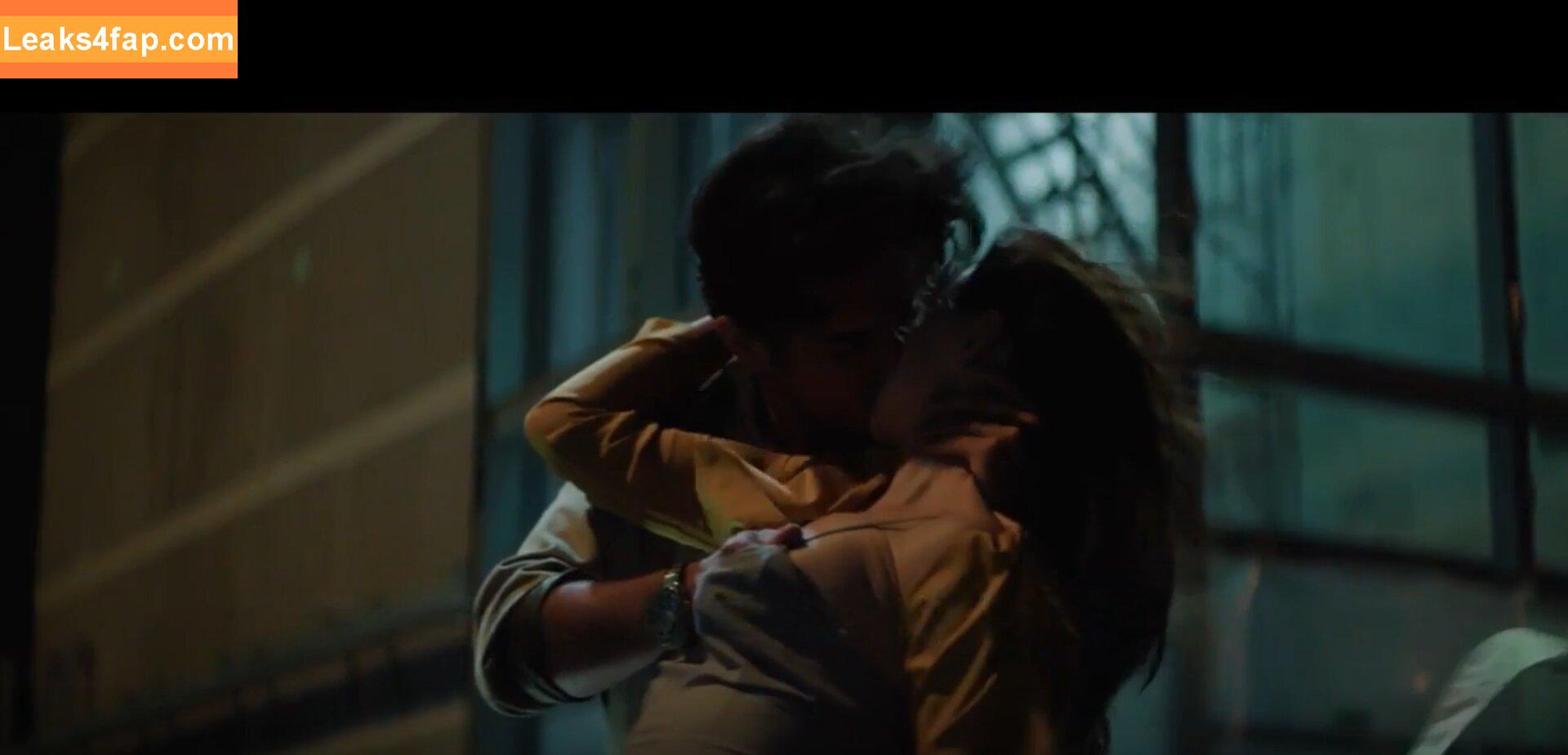 Dove Cameron / DoveCameron / darkwingdove leaked photo photo #1571