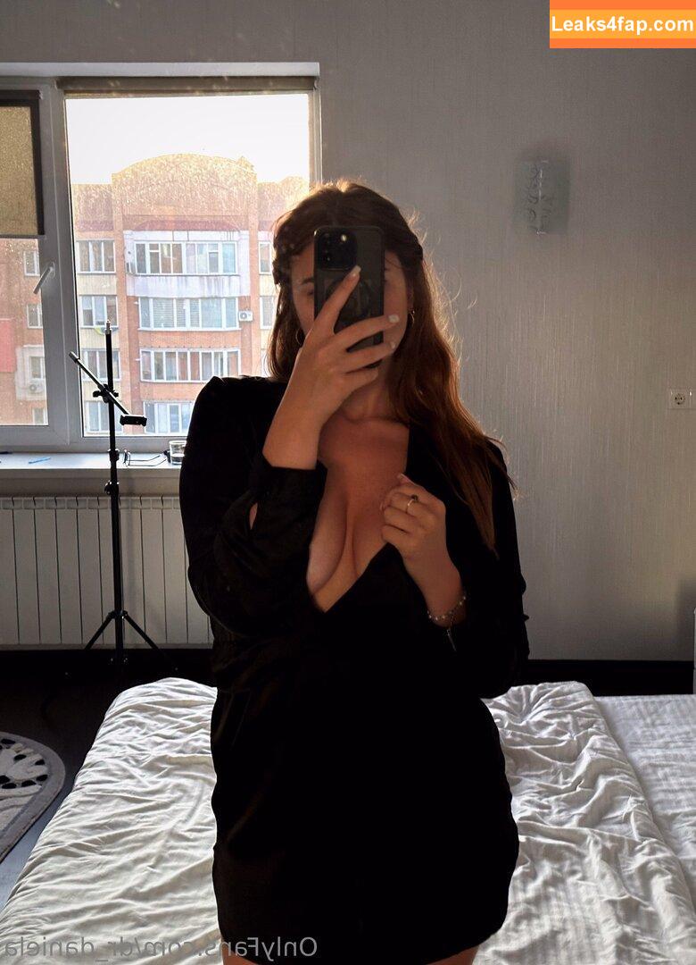 dr_daniela /  leaked photo photo #0038