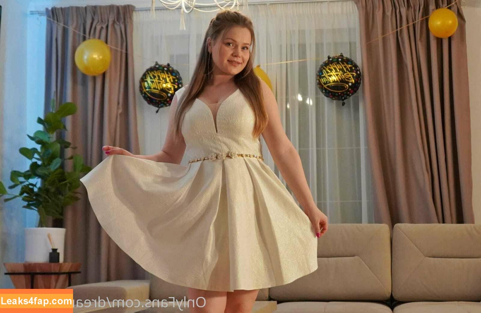 Dreamsweetgirl / celine / dreamsweetgirlprivate / xxCelinexxx leaked photo photo #0029