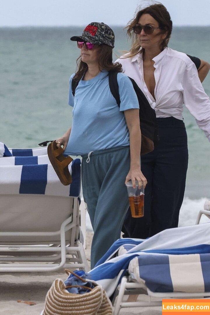 Drew Barrymore Onlyfans leaks