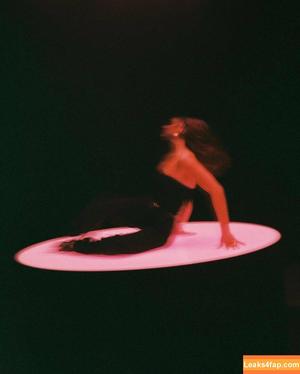 Dua Lipa photo #6453