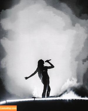 Dua Lipa фото #7530