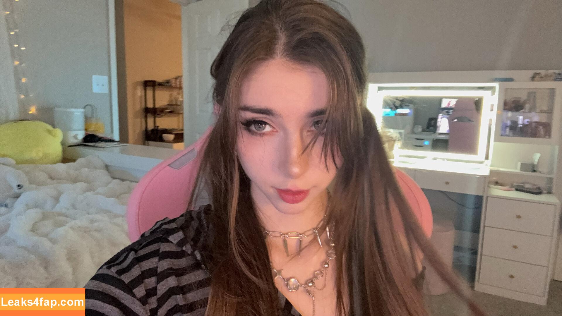 Duckie.Cos / Lexi / darlingducky / duckie_cos leaked photo photo #0435