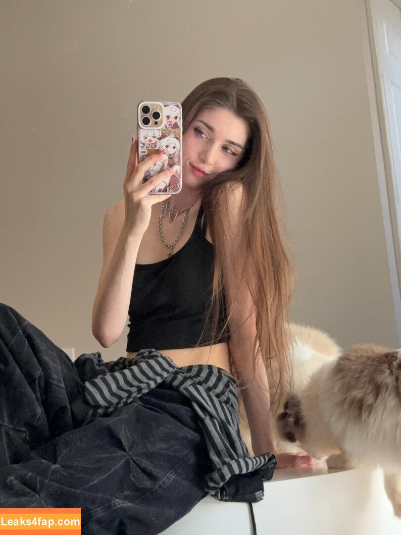 Duckie.Cos / Lexi / darlingducky / duckie_cos leaked photo photo #0457