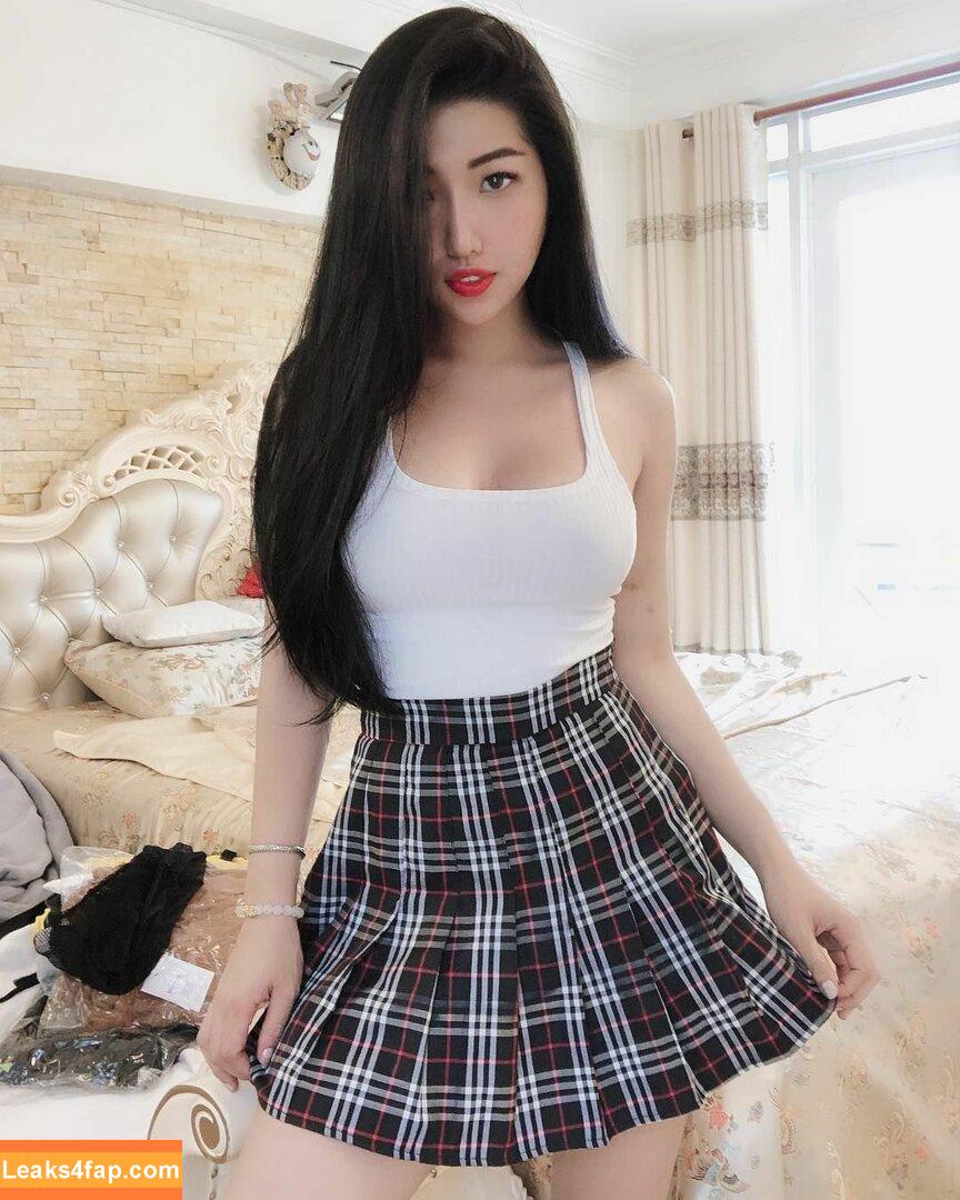 Duyenn Hipp / duyenn.hipp leaked photo photo #0049