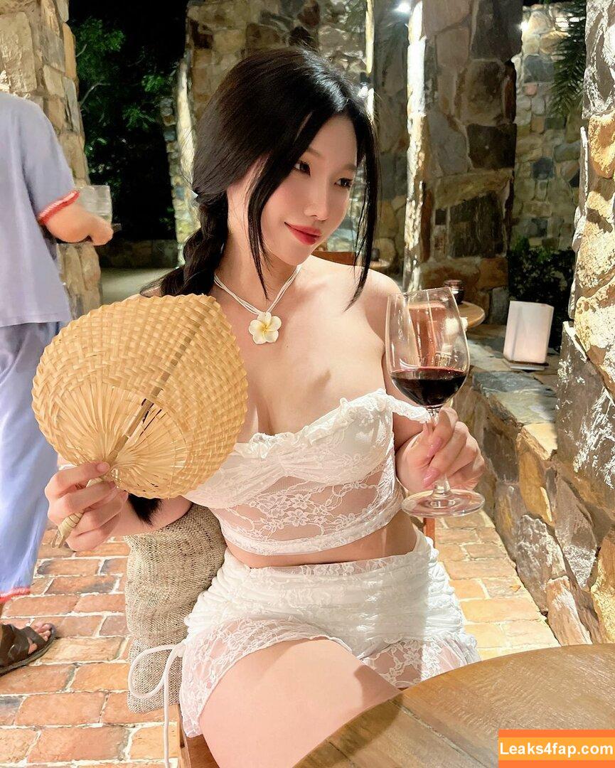 Duyenn Hipp / duyenn.hipp leaked photo photo #0260