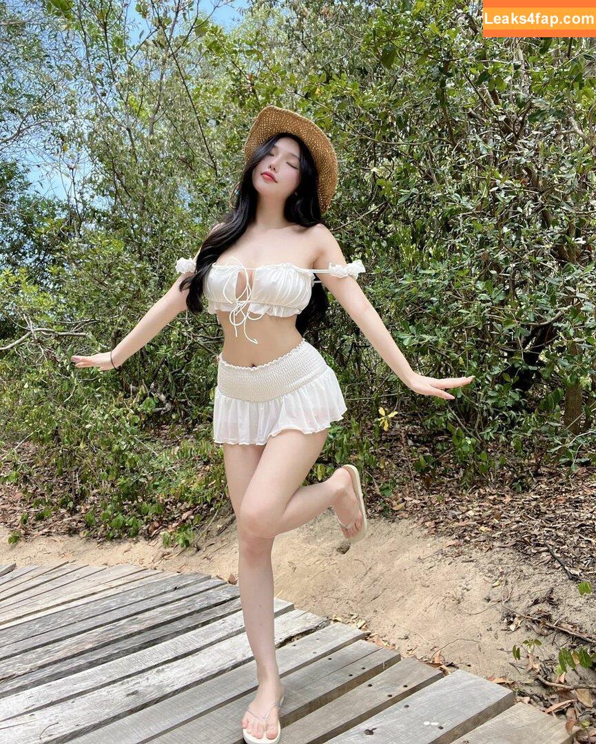 Duyenn Hipp / duyenn.hipp leaked photo photo #0274