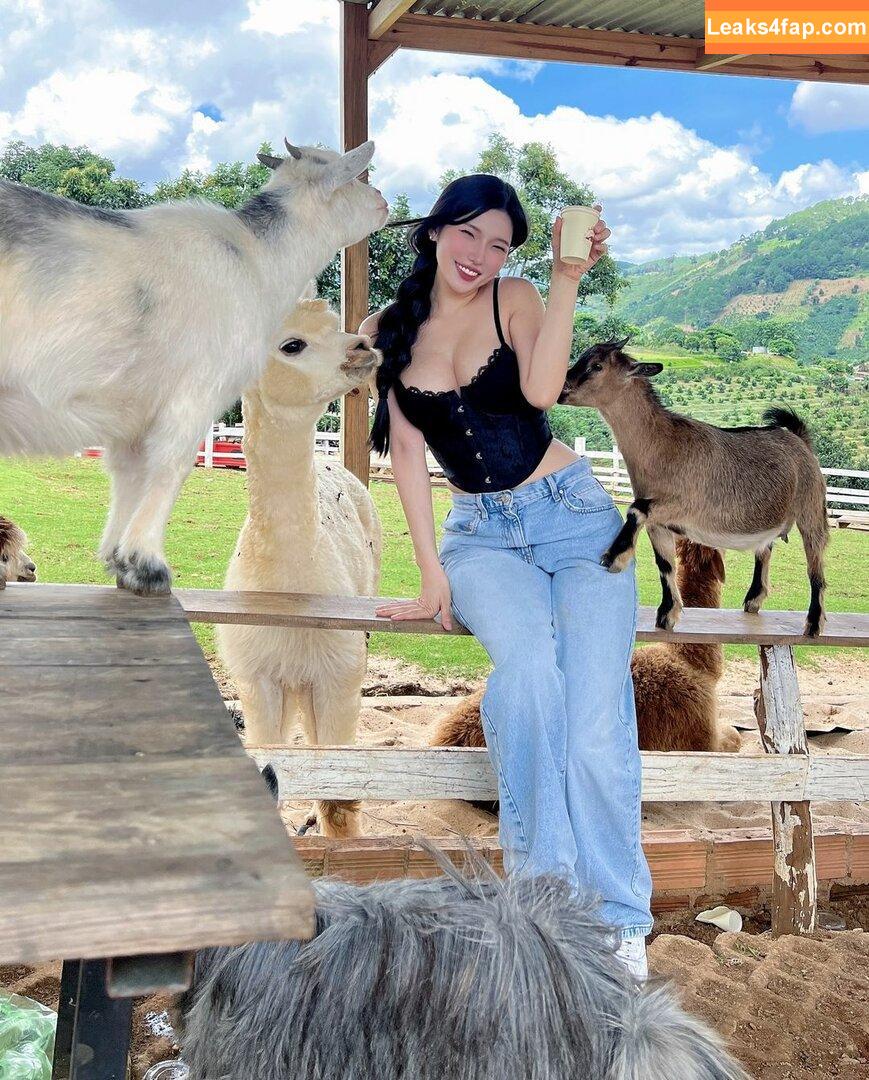 Duyenn Hipp / duyenn.hipp leaked photo photo #0322