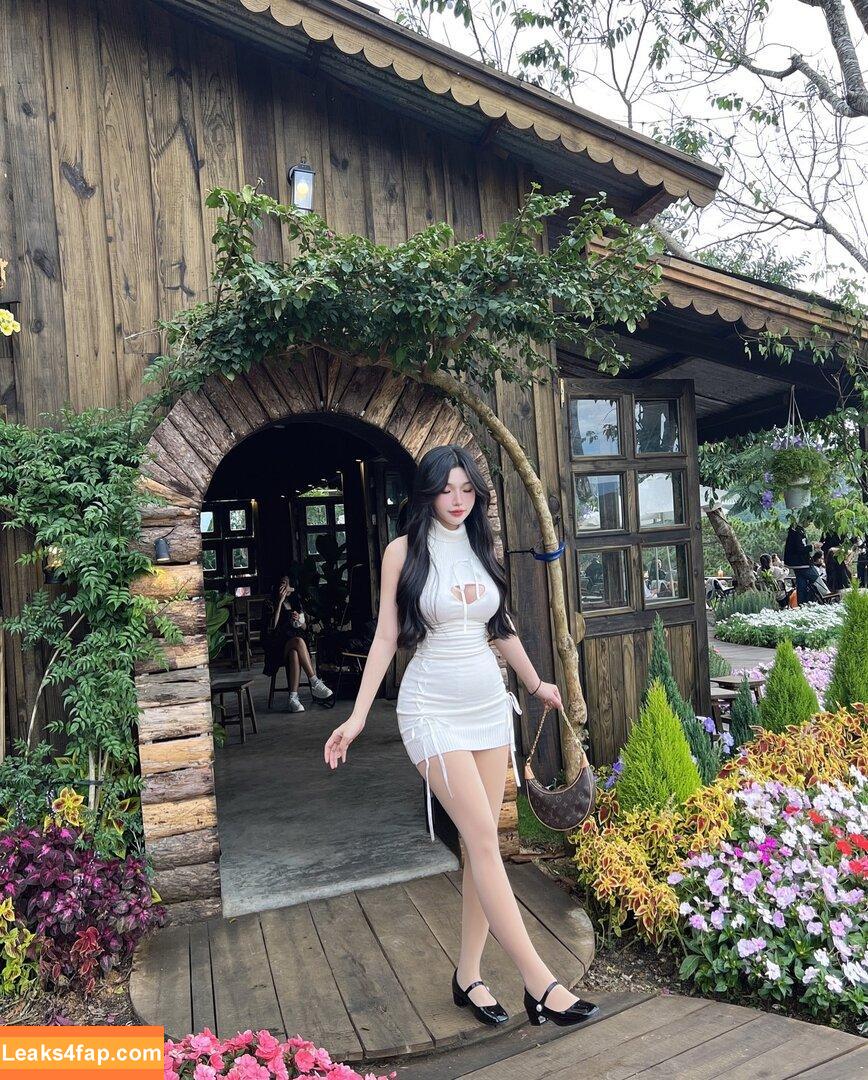 Duyenn Hipp / duyenn.hipp leaked photo photo #0425