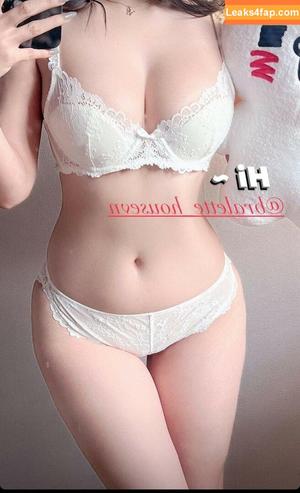 Duyenn Hipp photo #0100