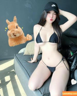 Duyenn Hipp photo #0108