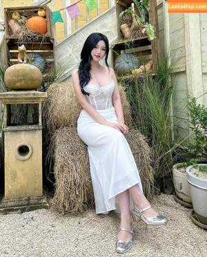 Duyenn Hipp photo #0309