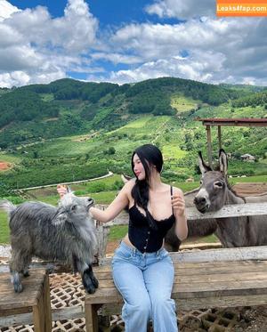 Duyenn Hipp photo #0321