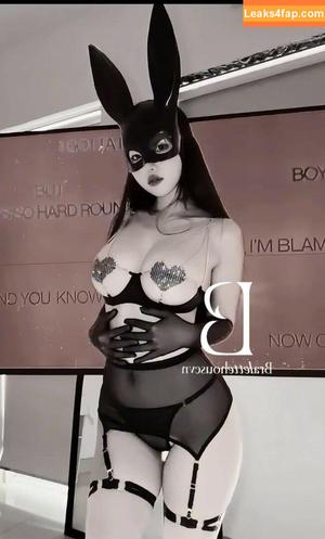 Duyenn Hipp photo #0471