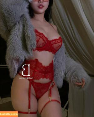 Duyenn Hipp photo #0599