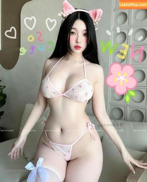 Duyenn Hipp photo #0778