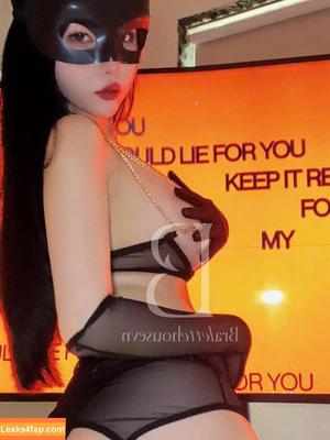 Duyenn Hipp photo #1326