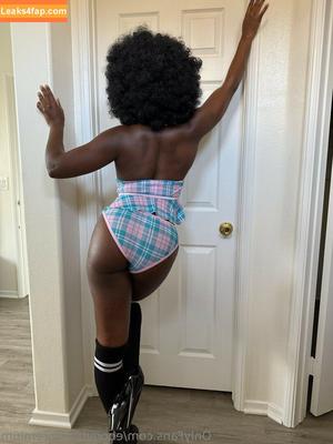 Ebony Butts photo #0177