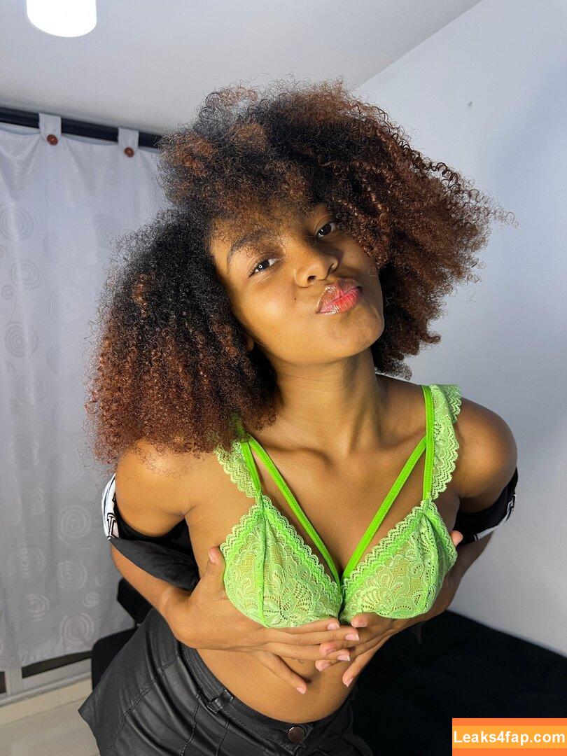 ebonysunkiss / sonnykissxo leaked photo photo #0001