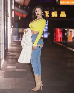Echo Yue photo #0033