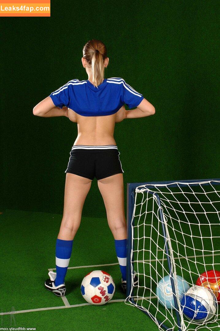 Edóka / Busty Edo / Edit Gulyás / edo / edomapellimozzi / king_twink003 leaked photo photo #0363