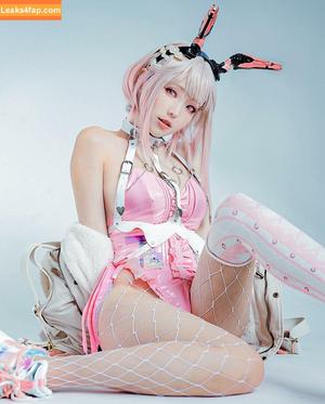 eeelyeee photo #0867