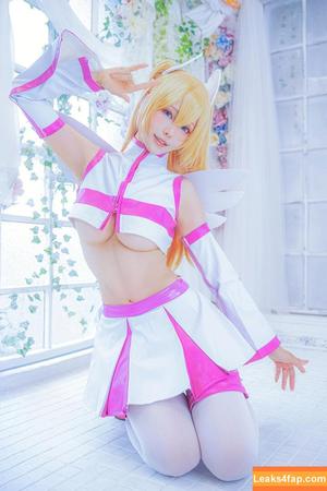 eeelyeee photo #0979