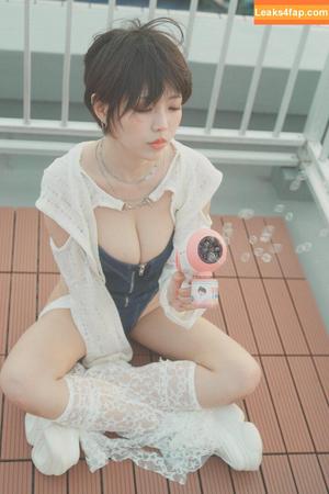 eeelyeee photo #1023