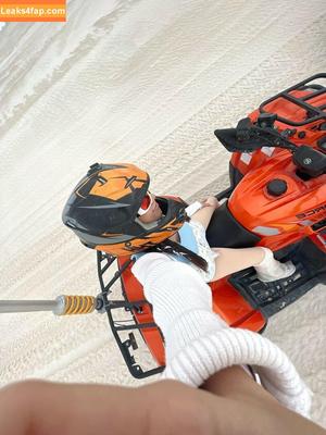 Eeeveenara photo #0161