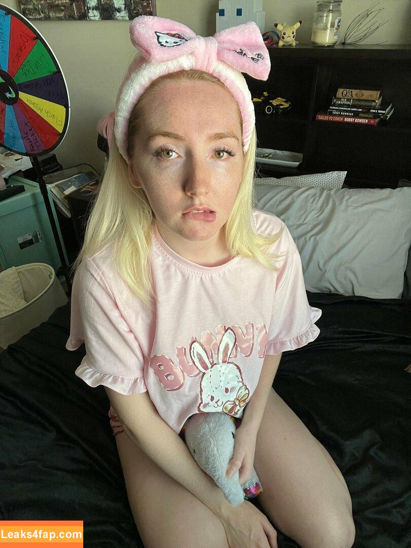 Eevee Bee / Eeveebeeshow / eevee_bee / eeveethebee leaked photo photo #0330