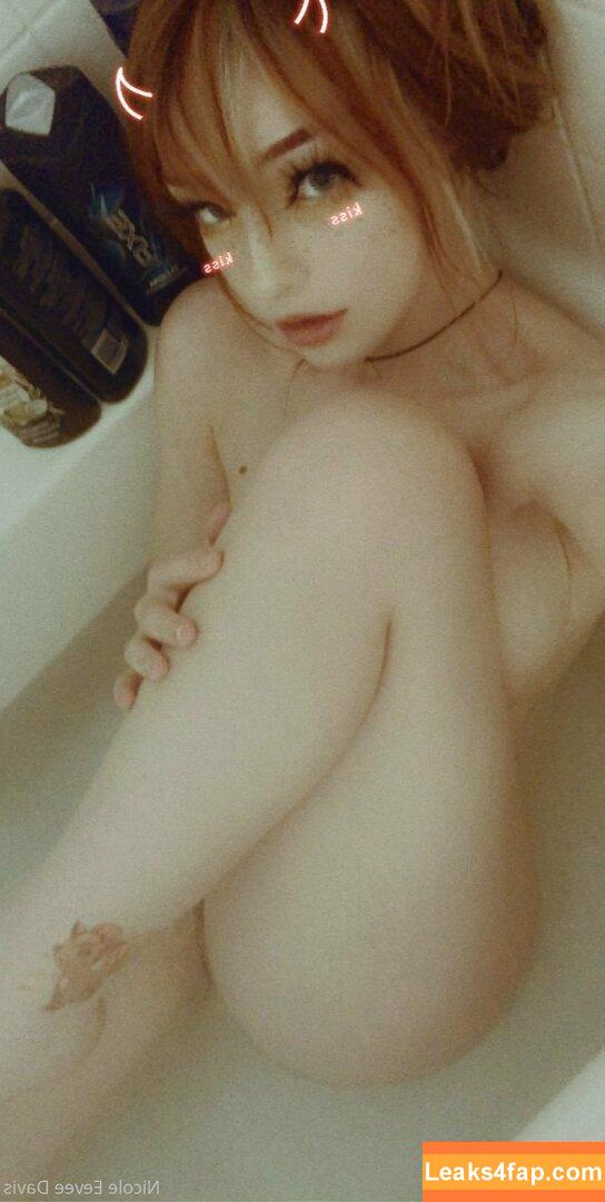 eeveedavis /  leaked photo photo #0048