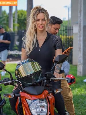 Eileen Morales photo #0002