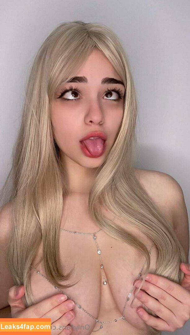 elara_luuv / lillmisswanderlust leaked photo photo #0013
