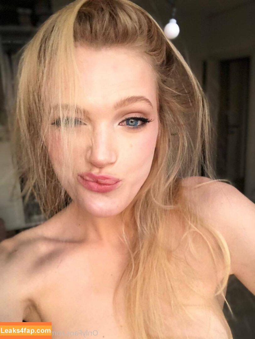 elara_moonq / elaramoonllc leaked photo photo #0078