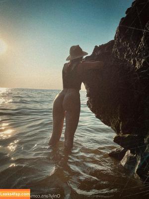 Elena Ptena photo #0001