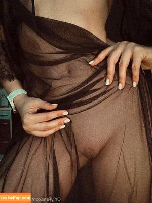 Elena Ptena photo #0159