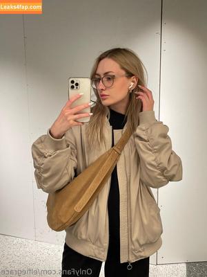 elfiegrace photo #0003