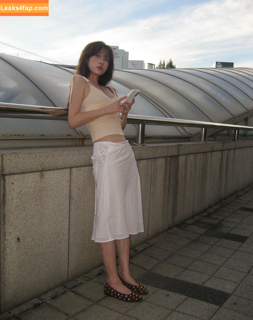 elfin_prairie /  leaked photo photo #0021
