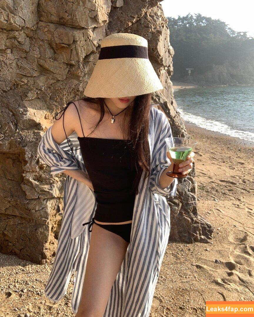 elfin_prairie /  leaked photo photo #0047