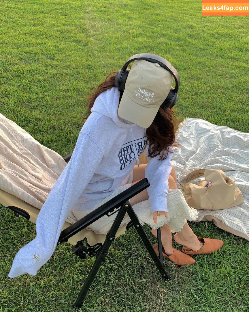 elfin_prairie /  leaked photo photo #0075