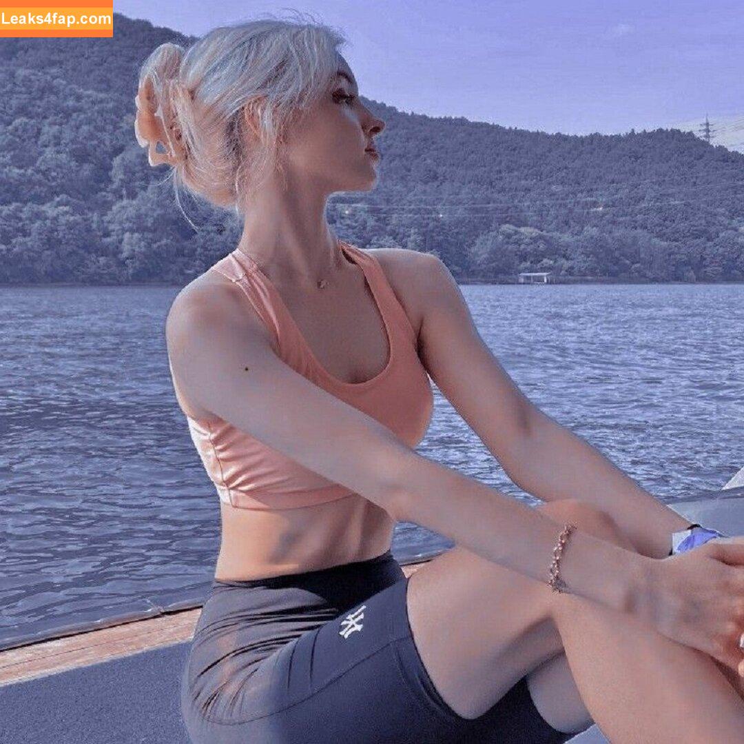 Elina Karimova / elina_4_22 leaked photo photo #0099