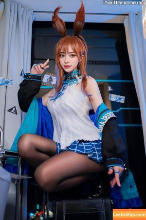 Elina Yi photo #0070